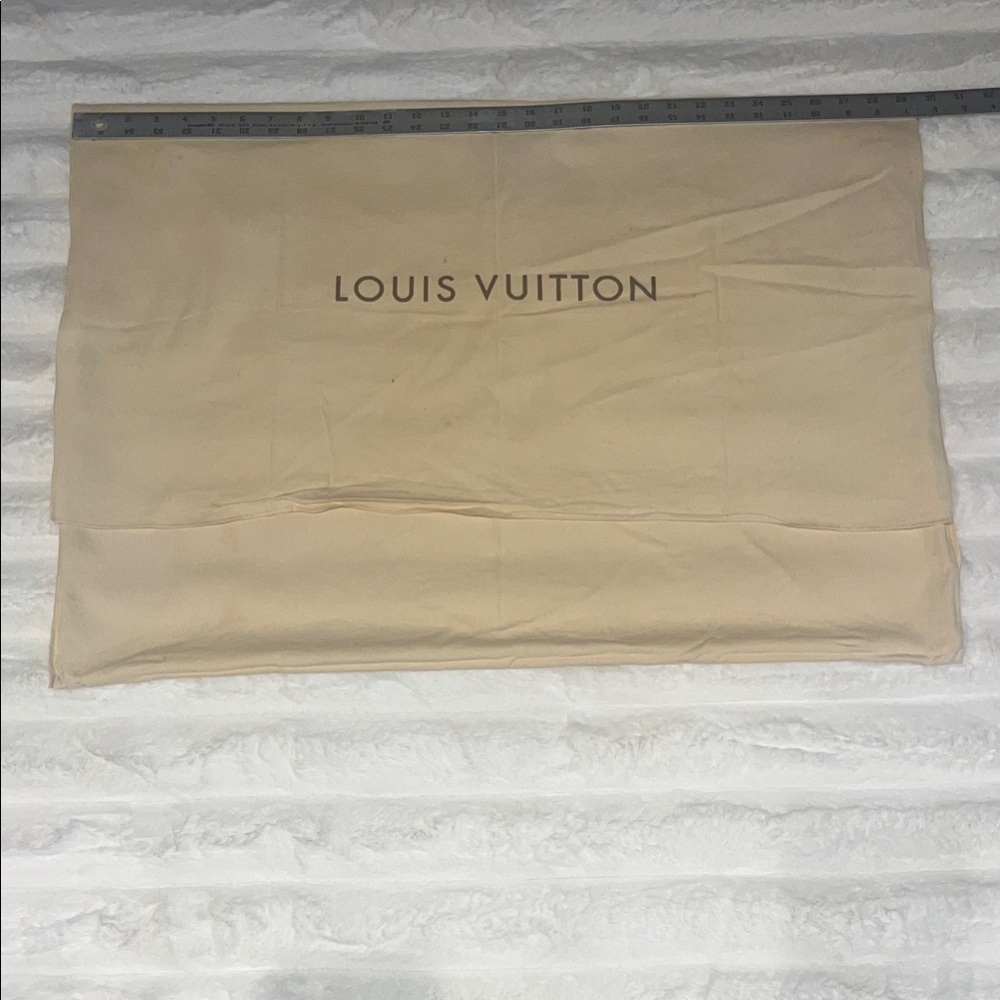 ❤️Extra Large Authentic Louis Vuitton Tan Storage Bag with minor small dings